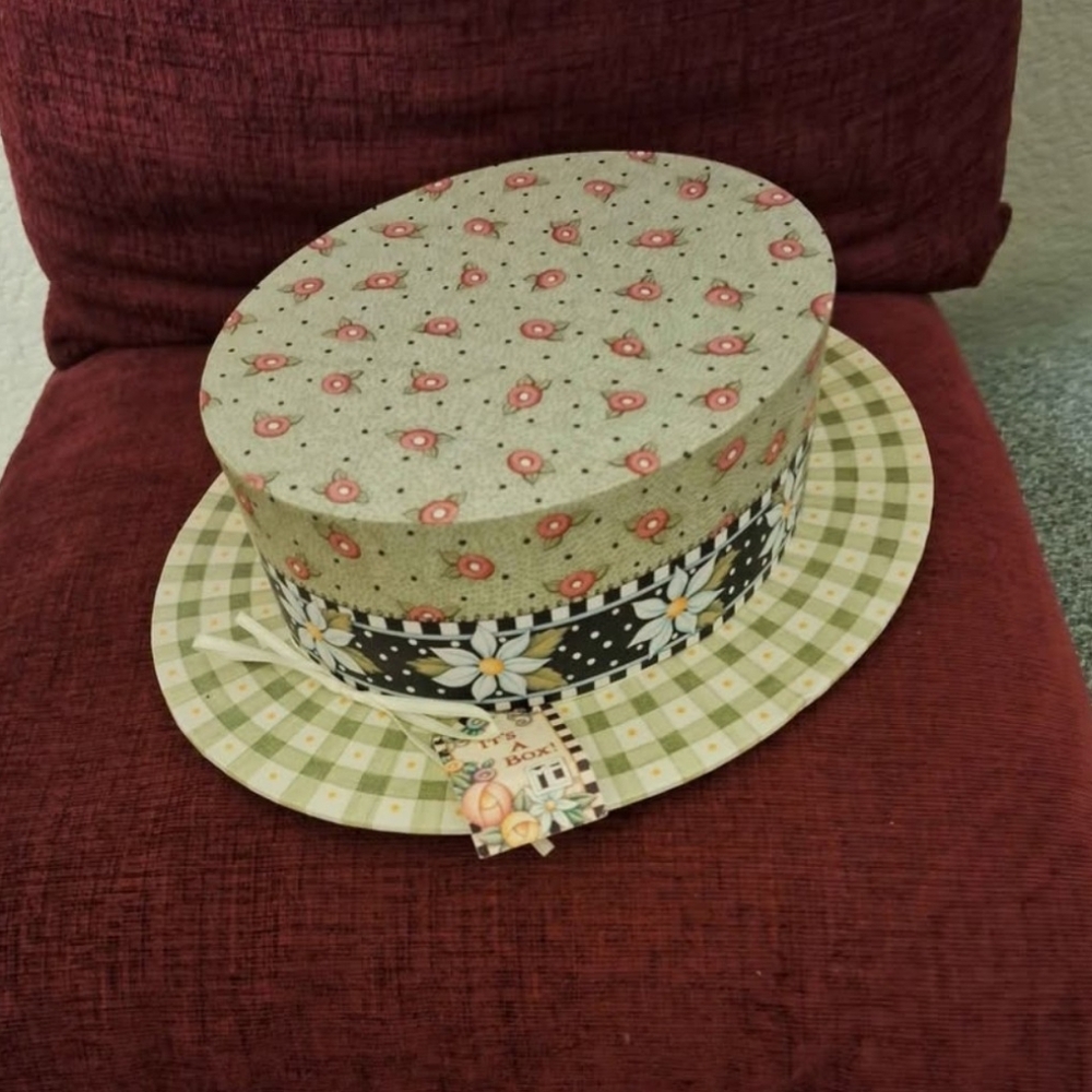 MARY ENGELBREIT HAT BOX Great Gift Box For Mother's Day Gift